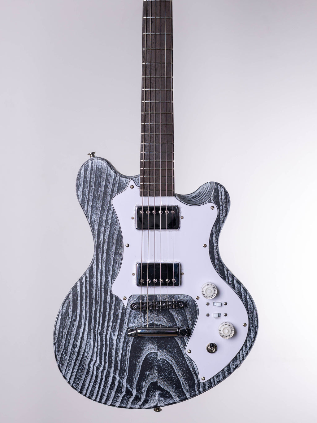 Blair Open Pore Black and White