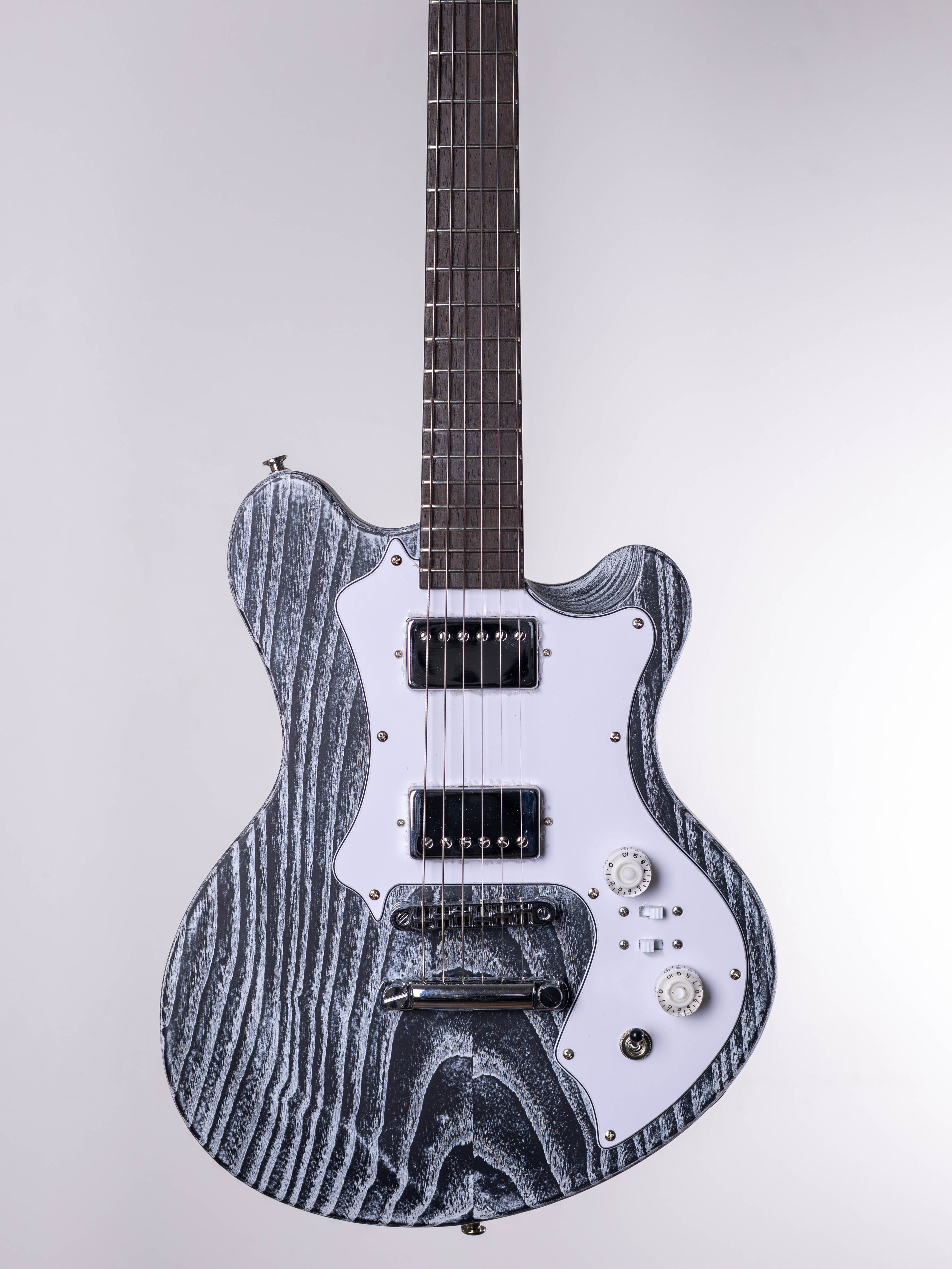 Blair Open Pore Black and White