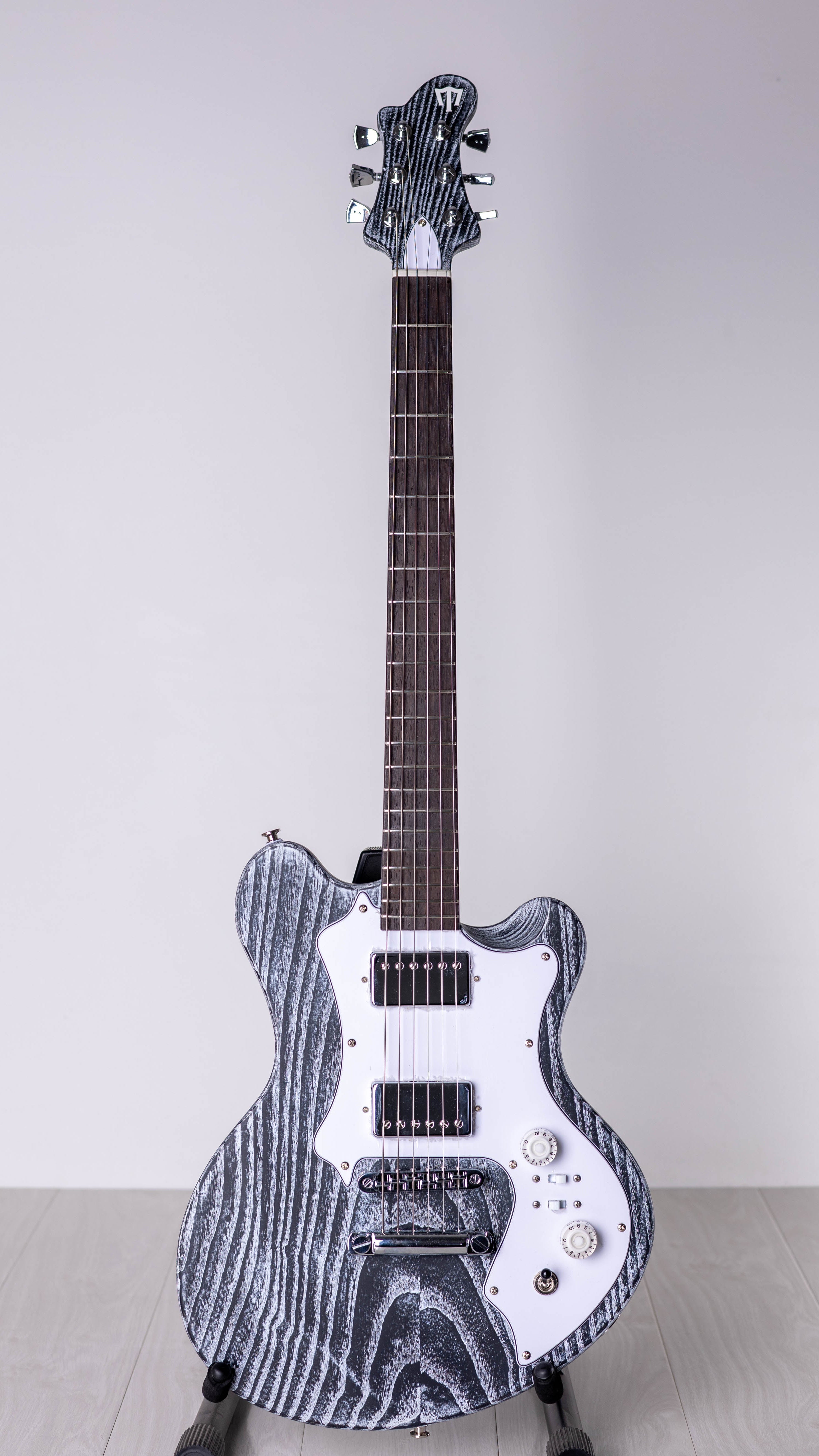 Blair Open Pore Black and White