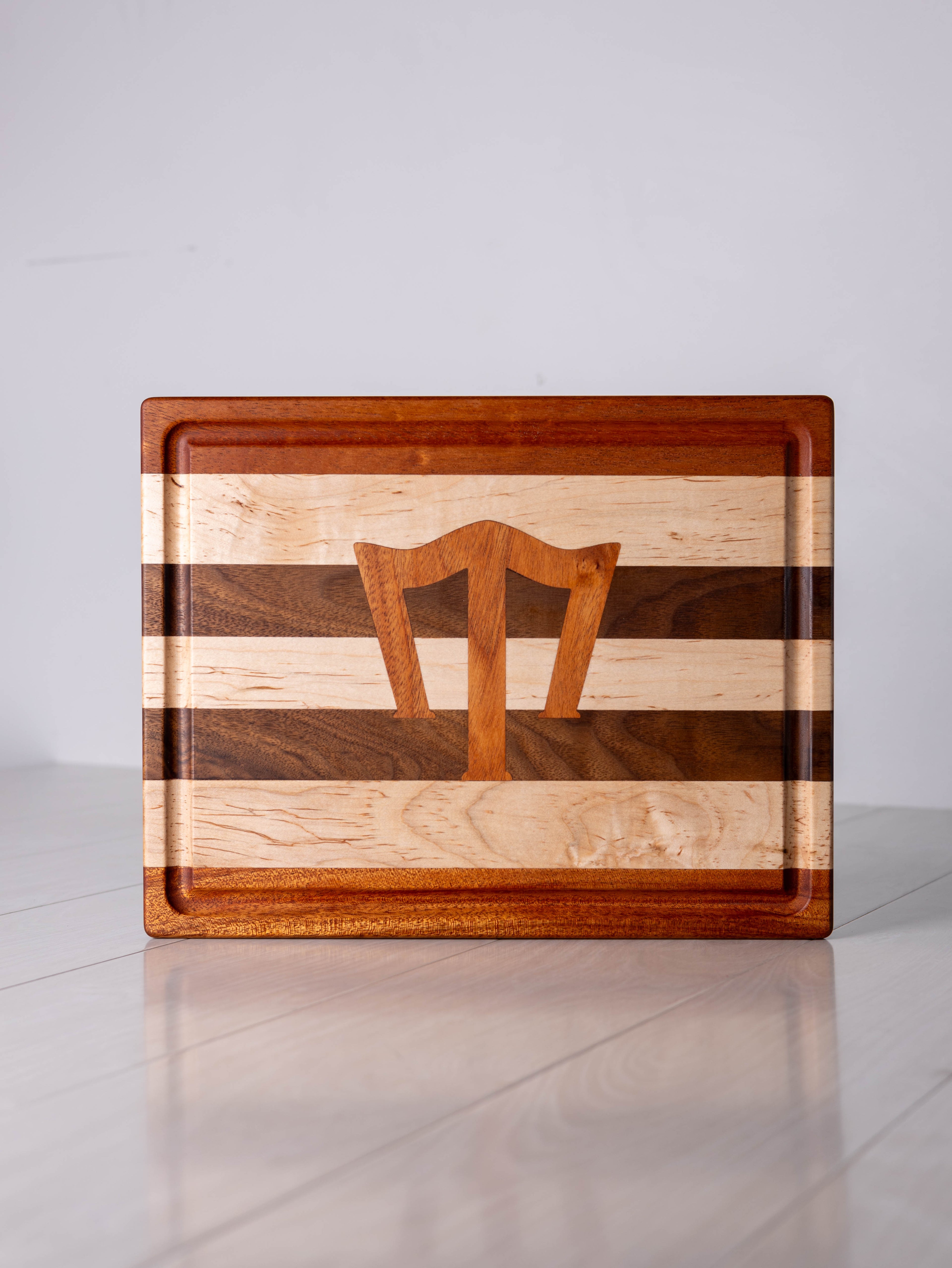Mahogany / Maple / Walnut w/ Mahogany inlay Cutting Board