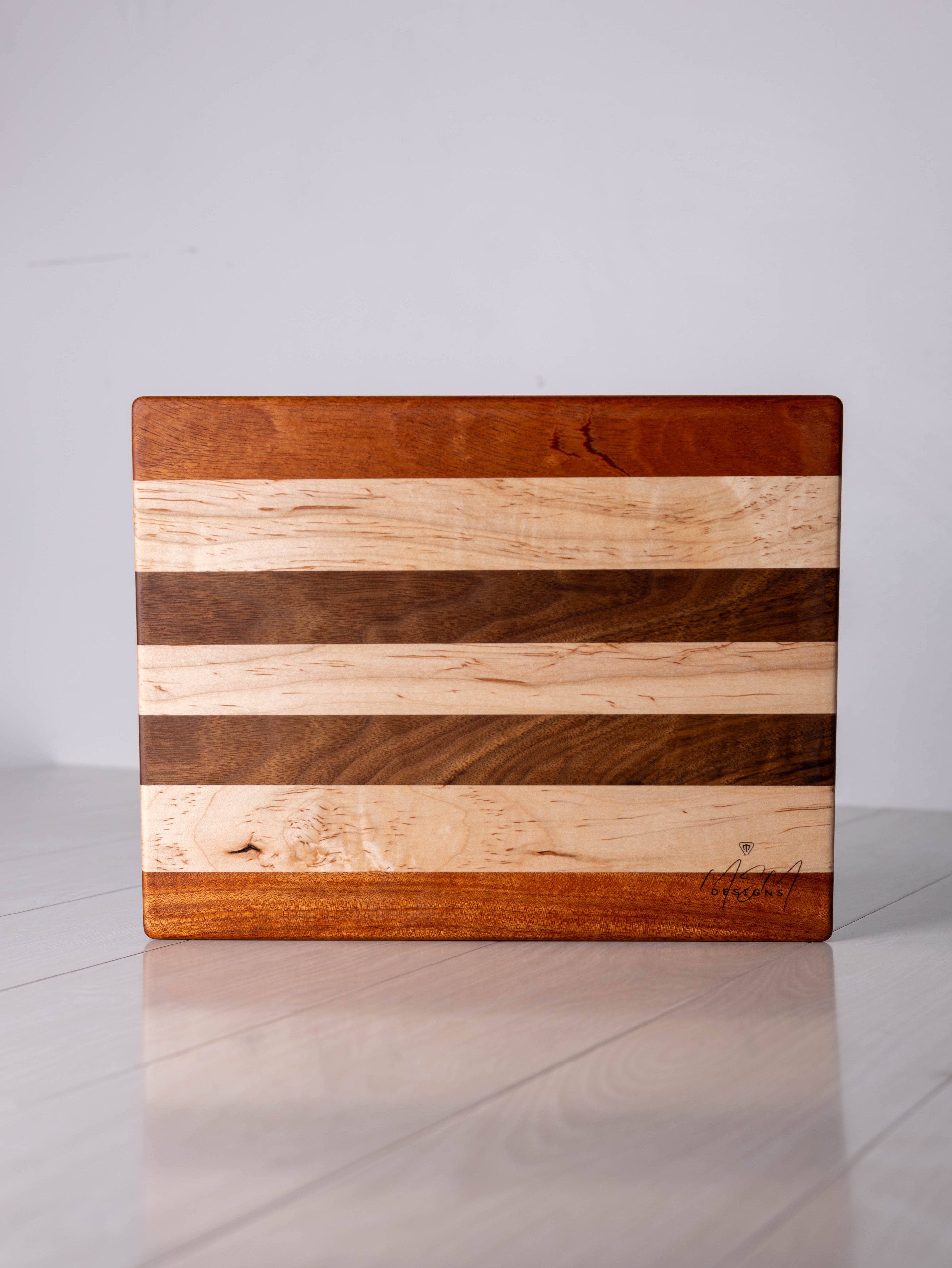 Mahogany / Maple / Walnut w/ Mahogany inlay Cutting Board